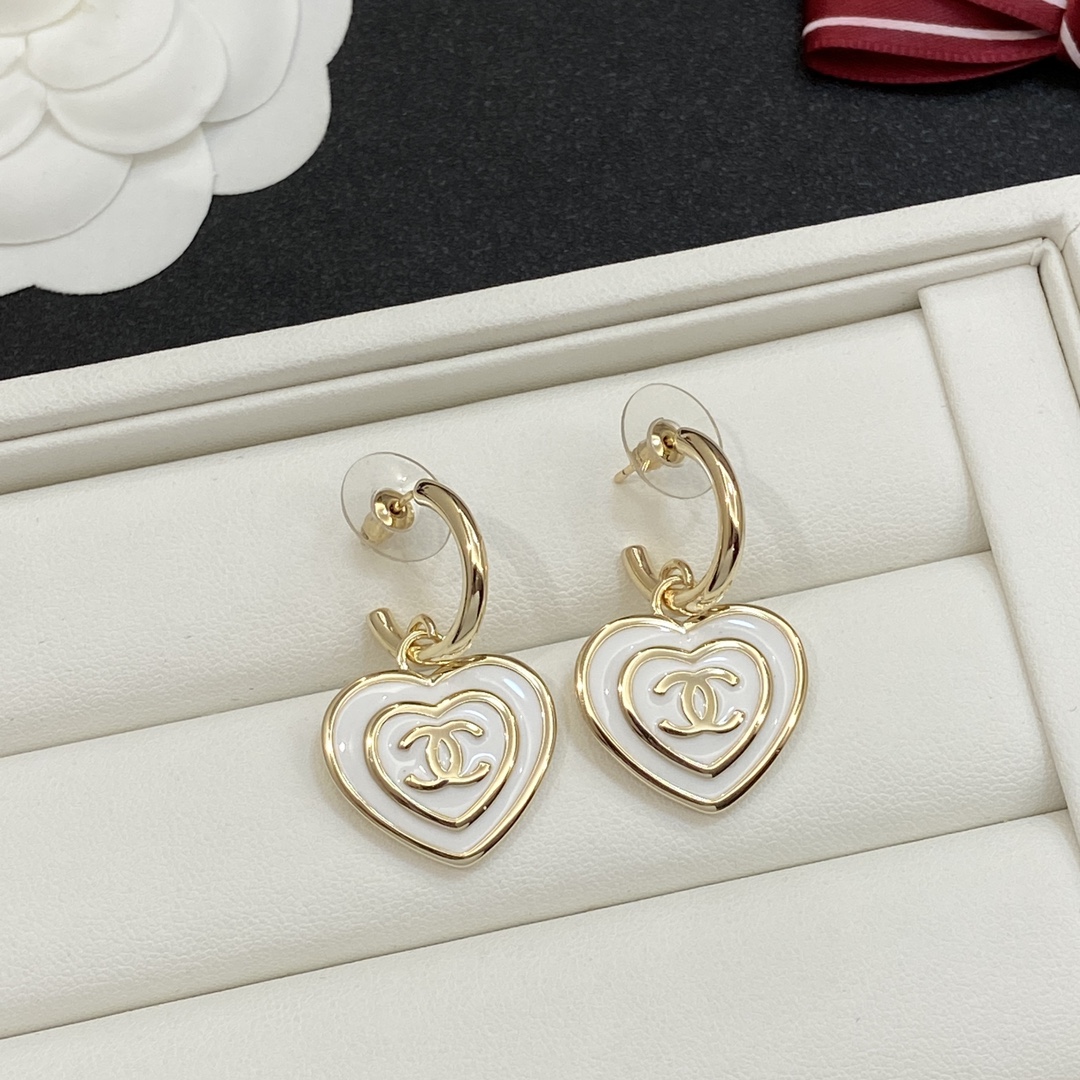 TOP CHANEL CC Heart Earrings-2 Colors