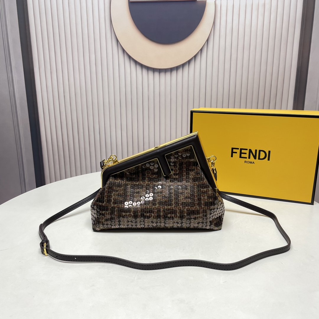 TOP FENDI First Presbyopia Bead Embroidery Bag