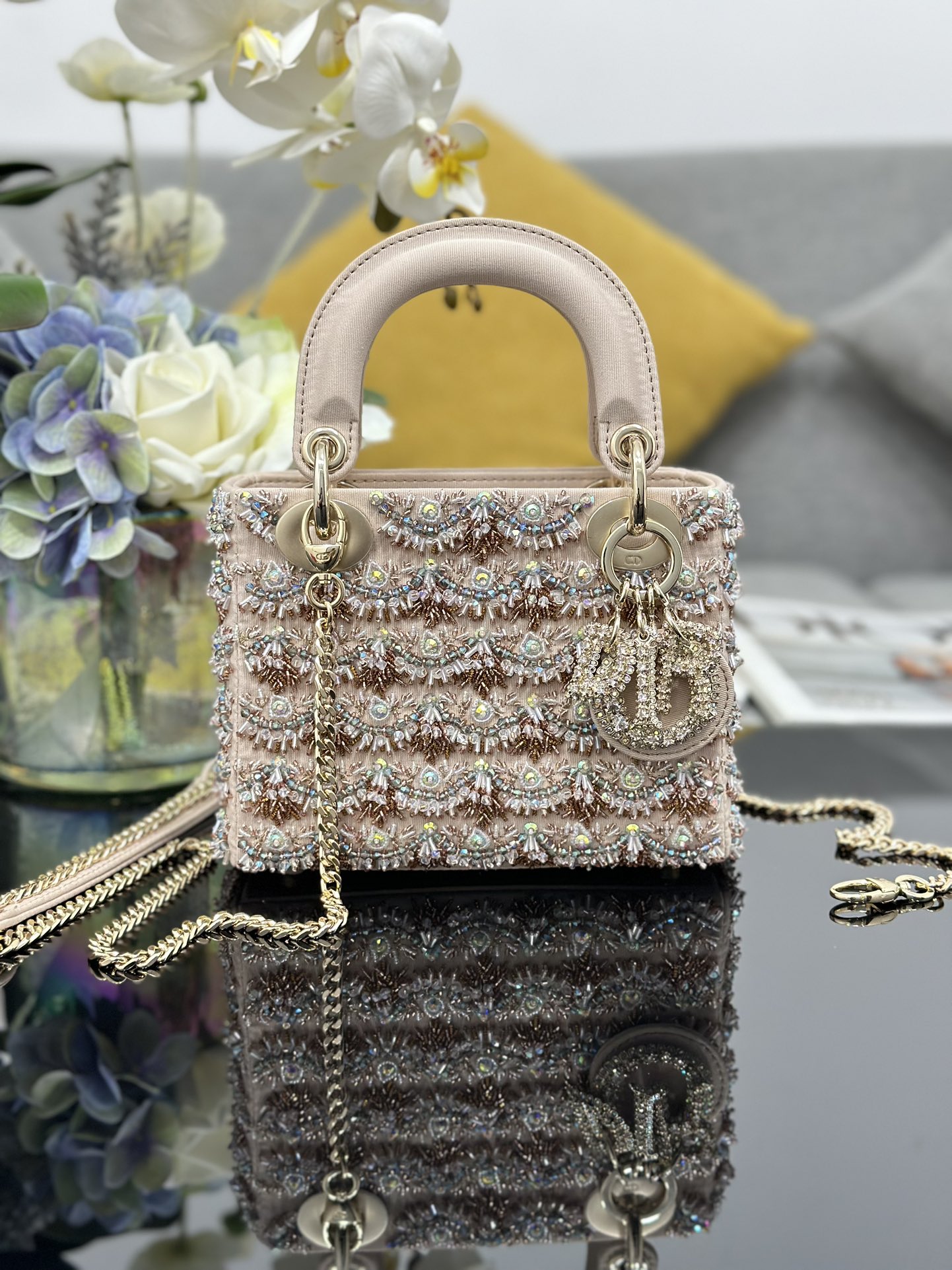 TOP Christian Dior Embroidery with Diamonds Bags 17×15×7cm - Beige