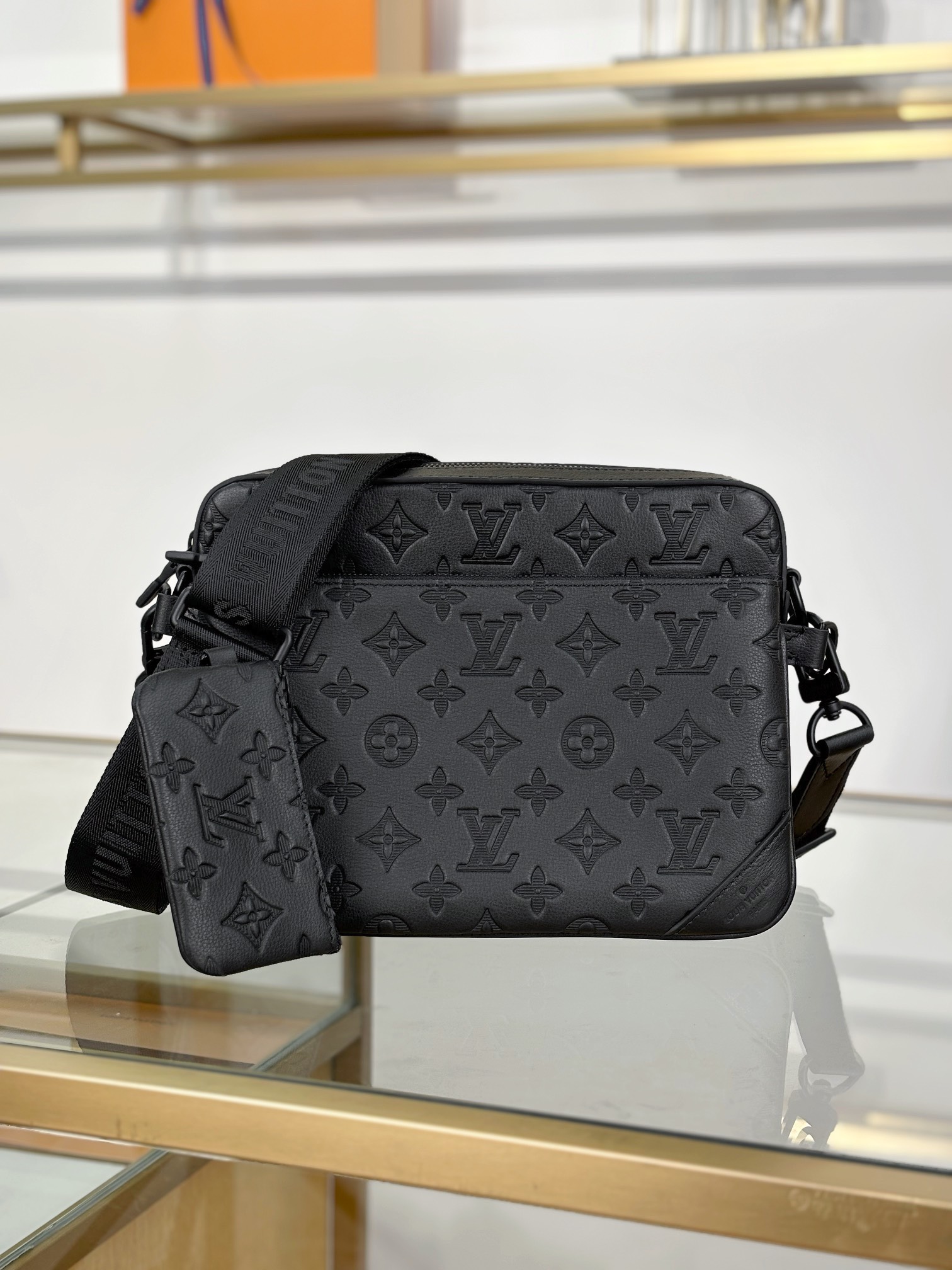 TOP Louis Vuitton LV Trio Messenger Bag 25x18.5x7cm - Black