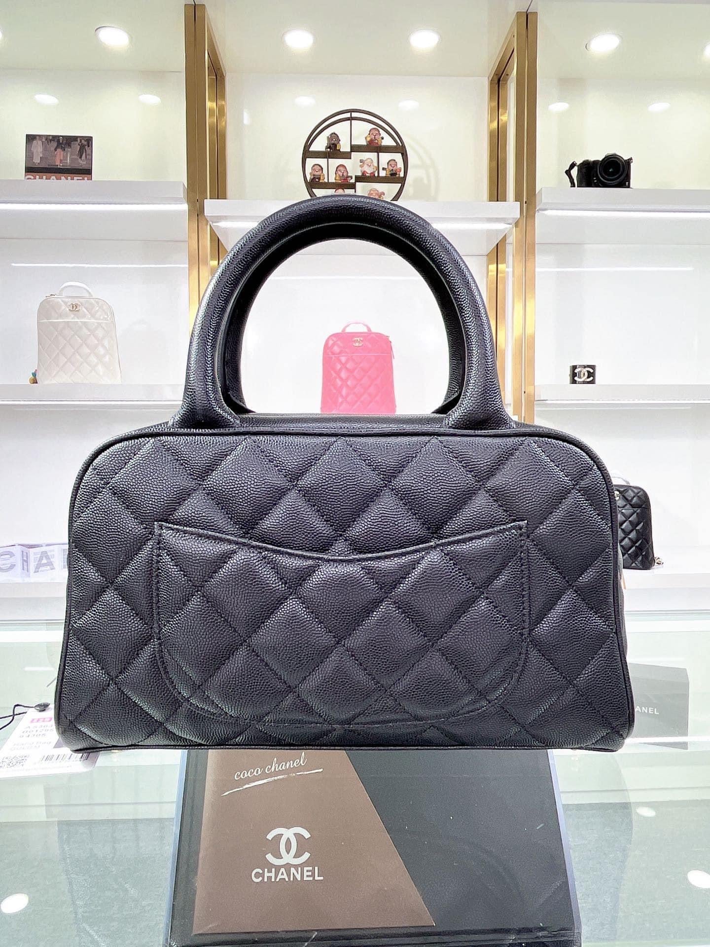 TOP CHANEL Bowler Mini Bag - Black