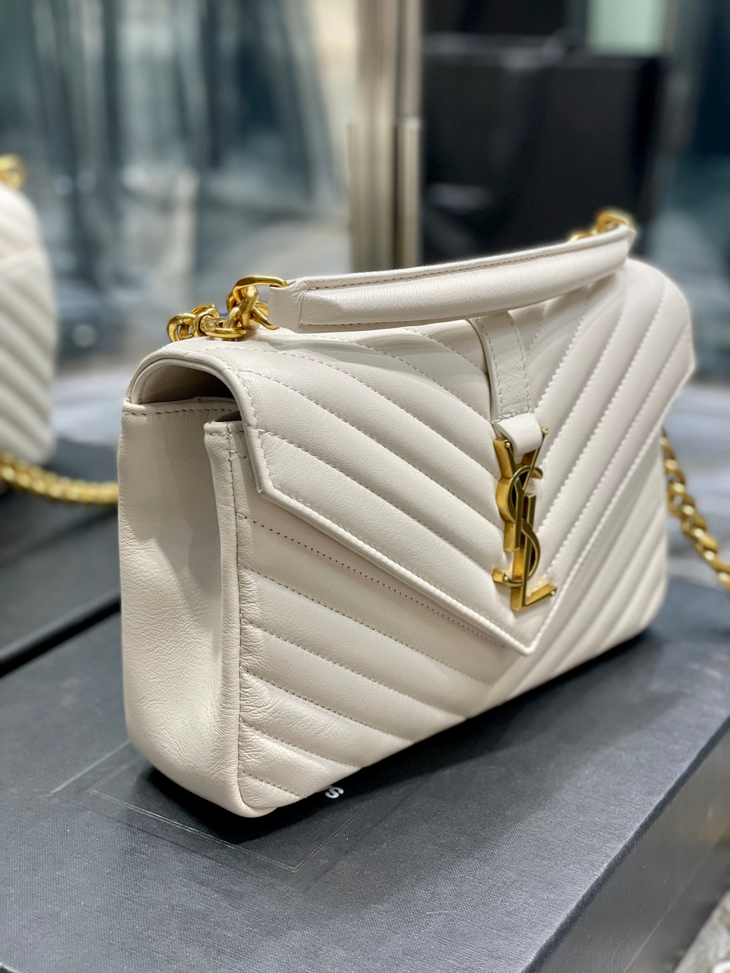 TOP Yves Saint Laurent YSL Small College Bag - Off White