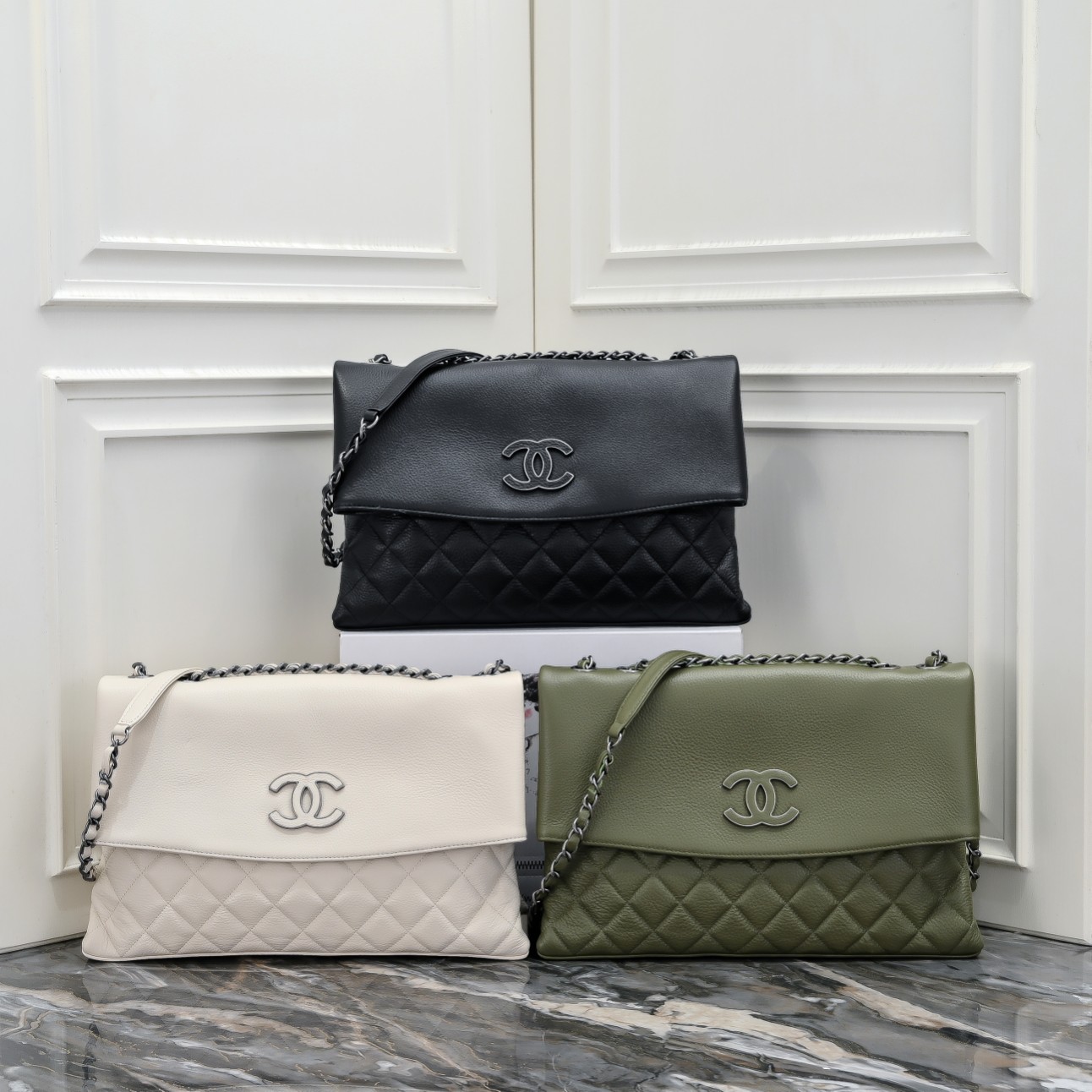 TOP CHANEL Calfskin Chain Pack 32*7.5*19cm - 3 Colors