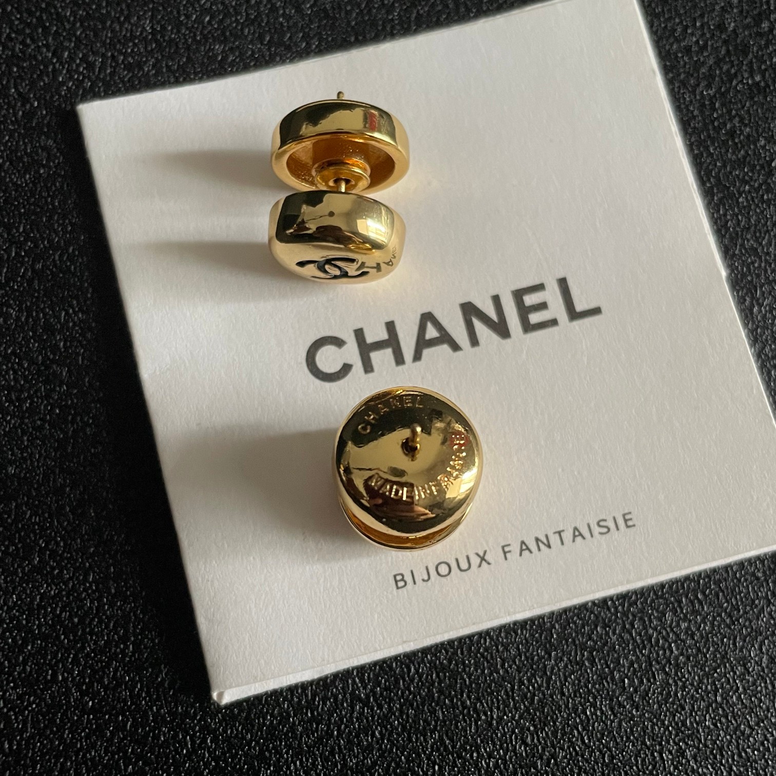 TOP CHANEL Earrings - 2 Colors