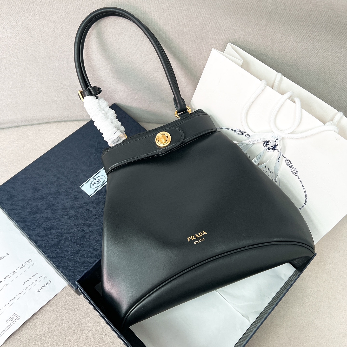 TOP PRADA Carey Leather Handbag  31*28*5cm - Black