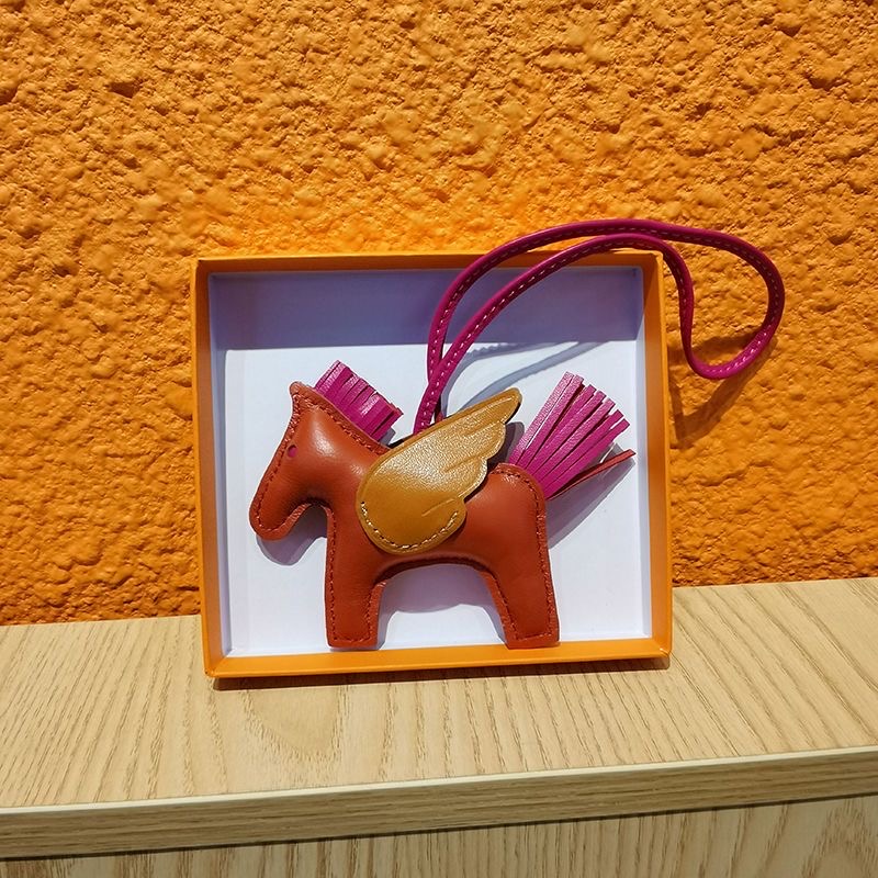 TOP HERMES Pagasus Charm - 19 Colours