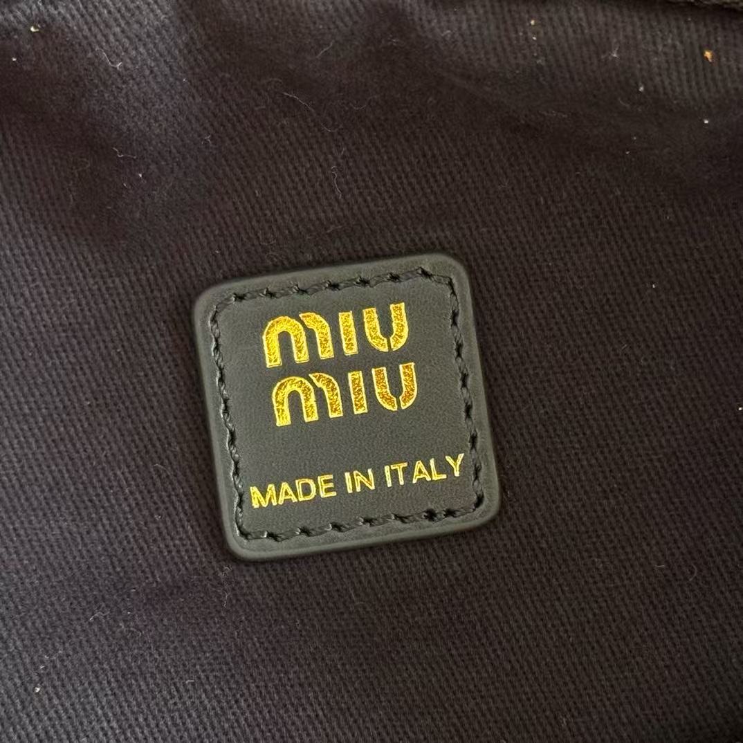 Miu Miu striped crochet shoulder bag (7A regular version)