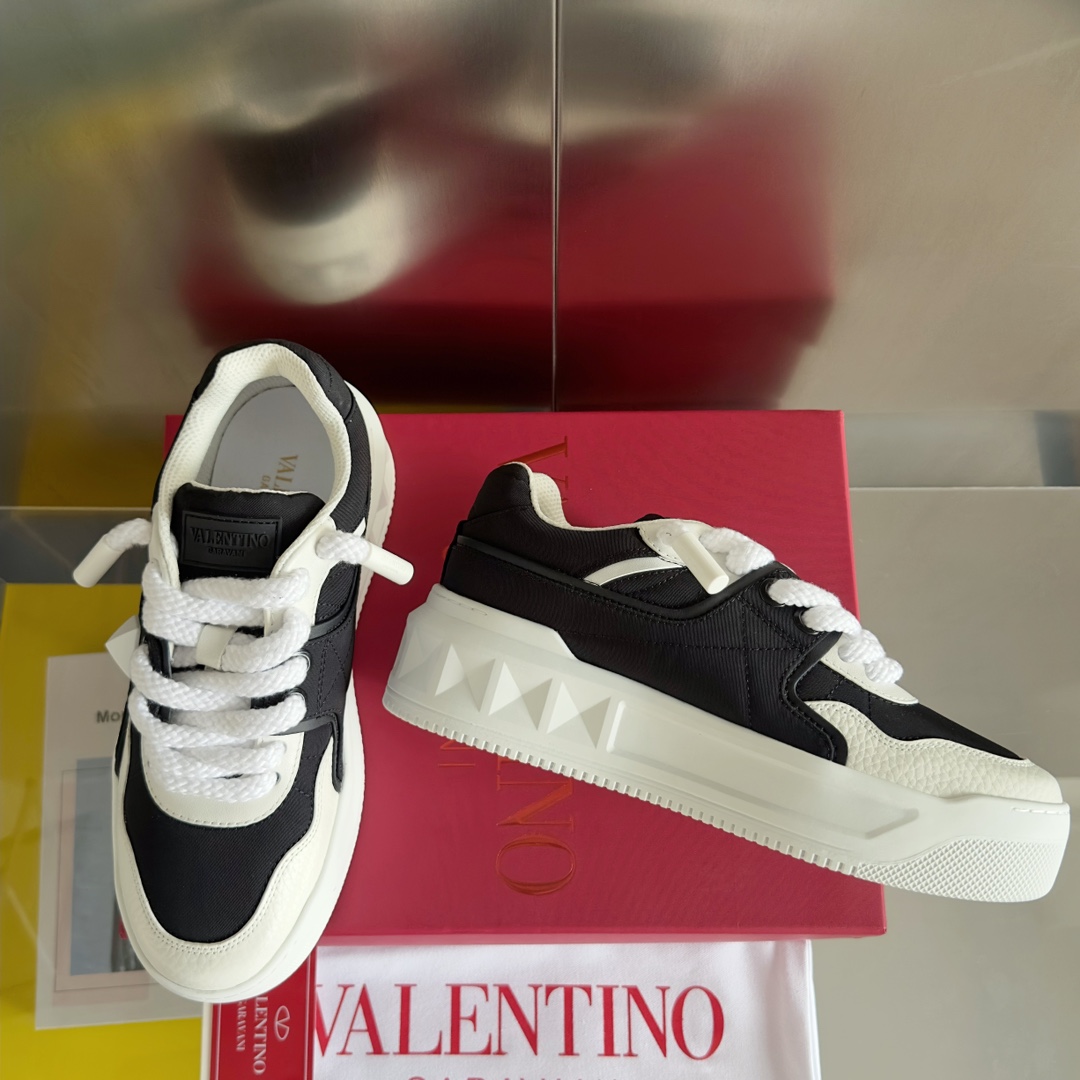 TOP VALENTINO Sneakers -3 Colors