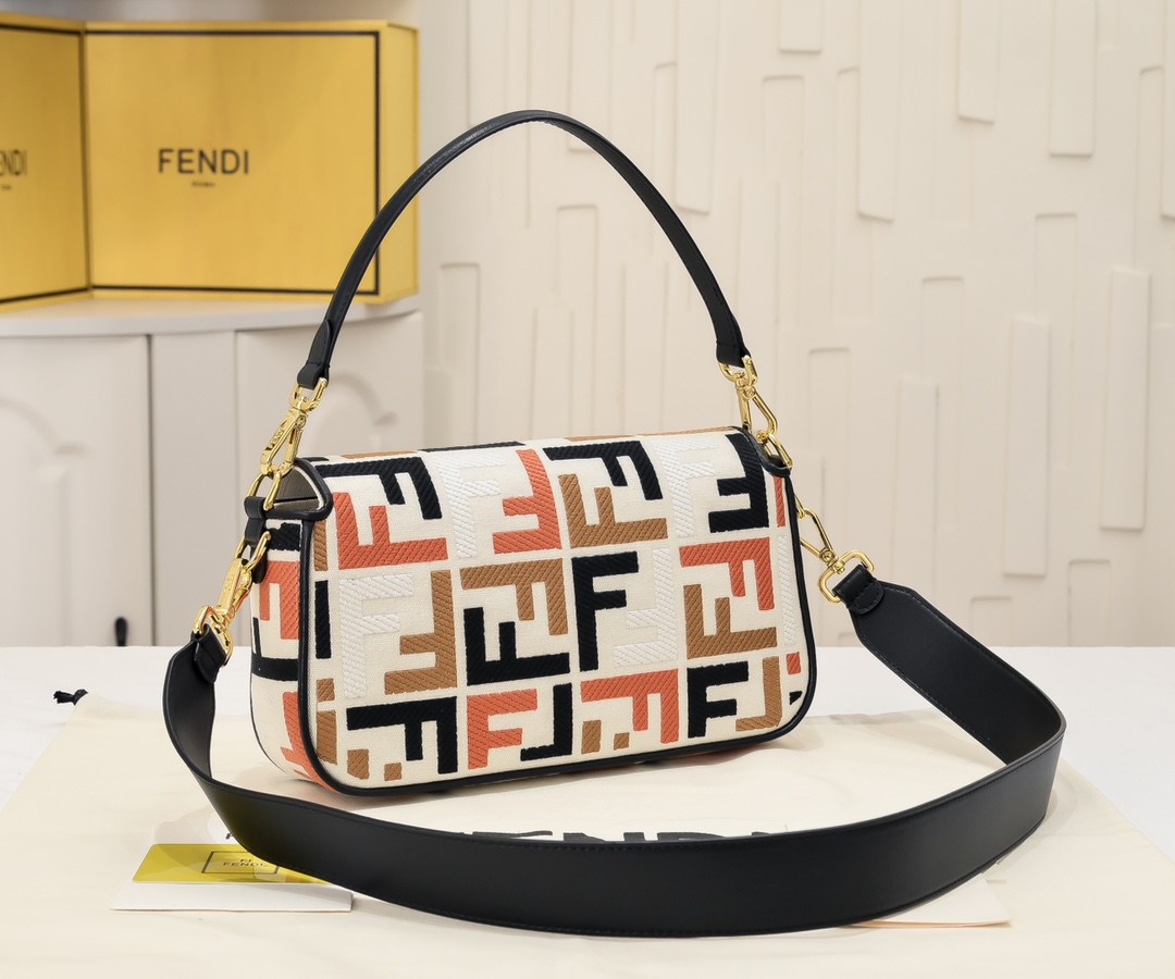 TOP FENDI Canvas Baguette Bag 27×6×14cm - Beige