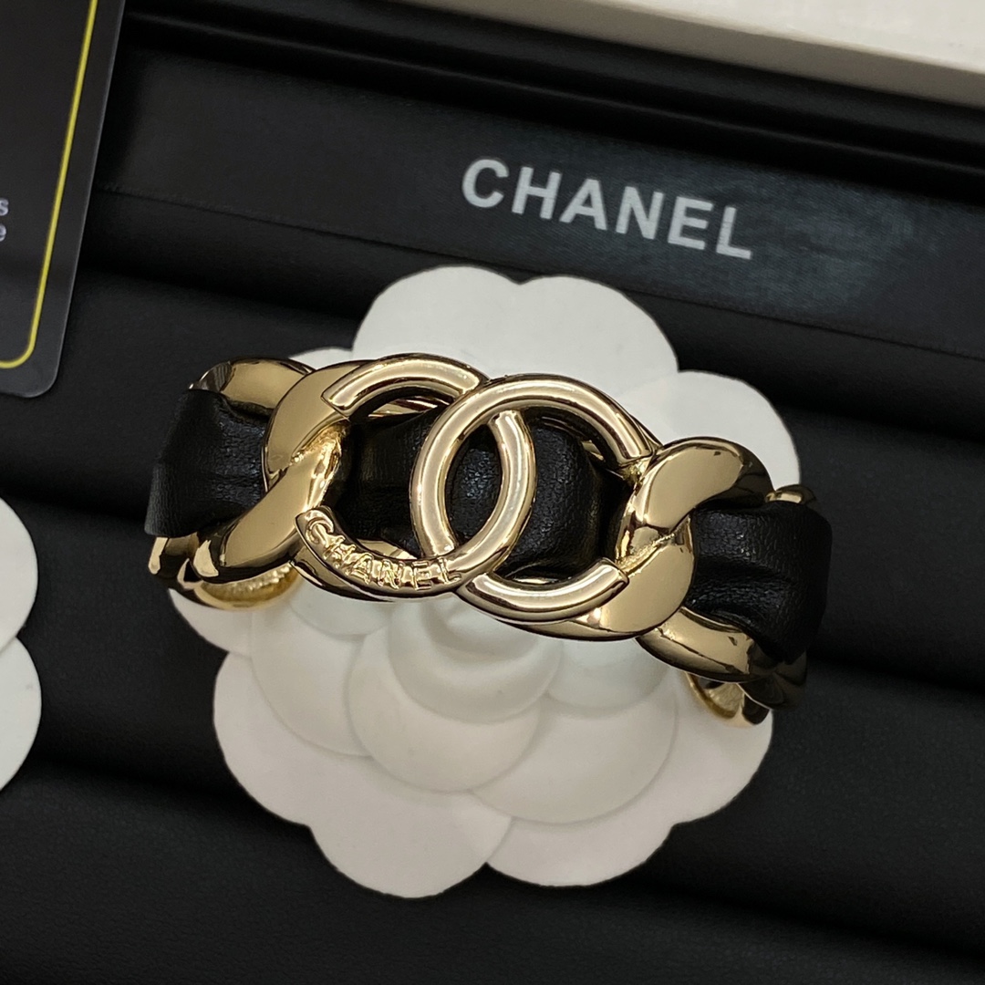 TOP CHANEL Bracelet - Gold