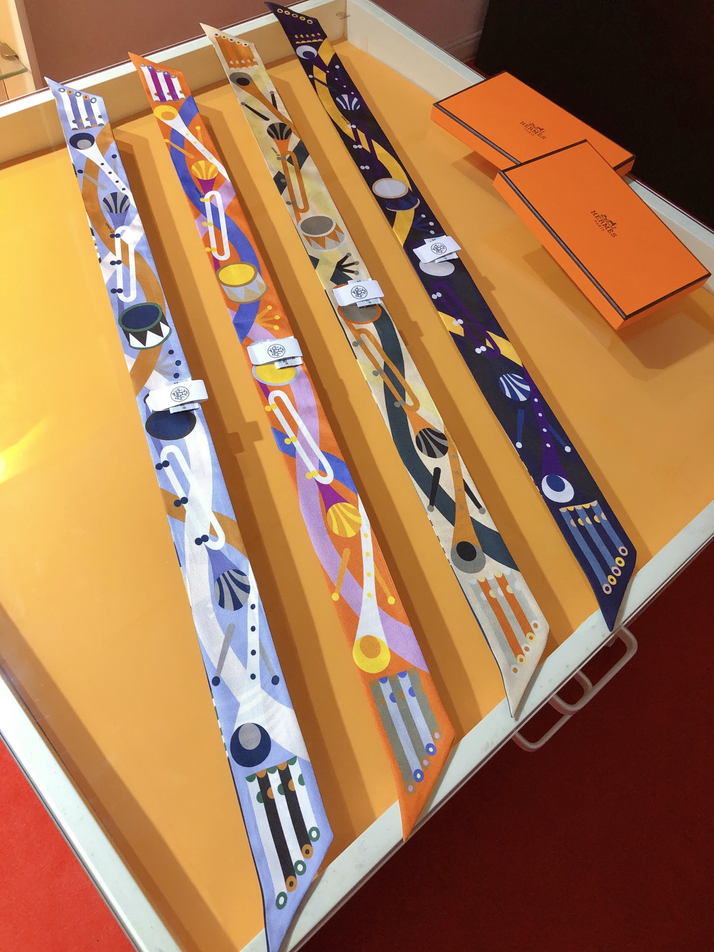 TOP HERMES Grand Parade Twilly Scarf 86 x 5 cm - 4 Colours