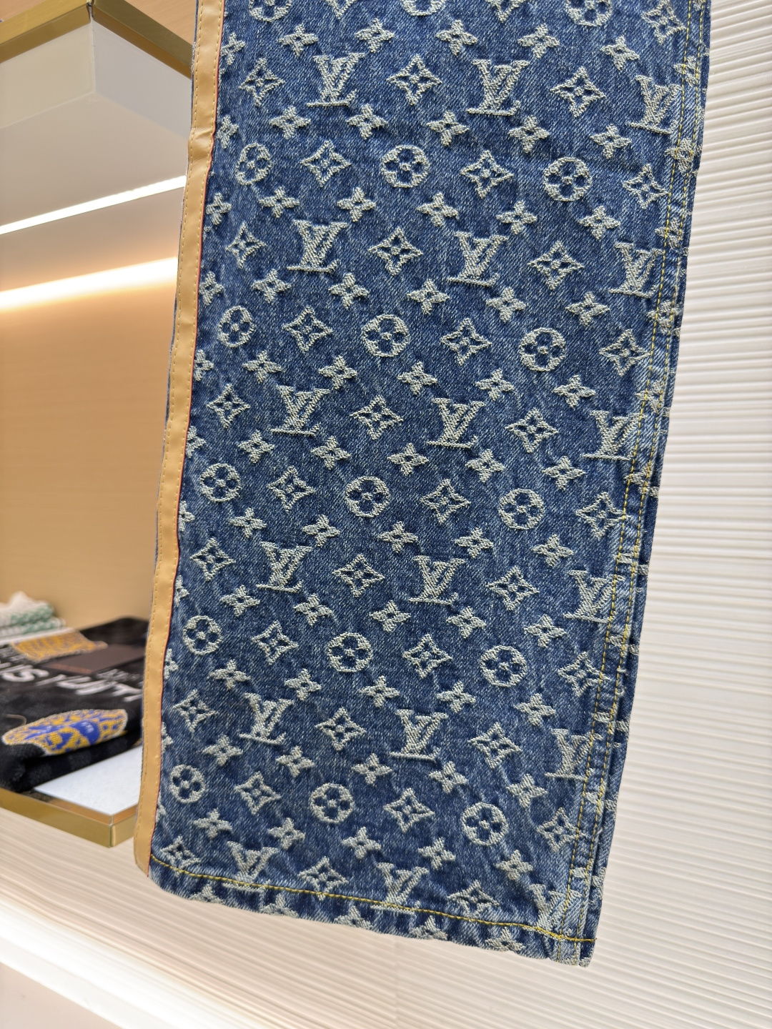 LOUIS VUITTON 提花满印缝边牛仔裤