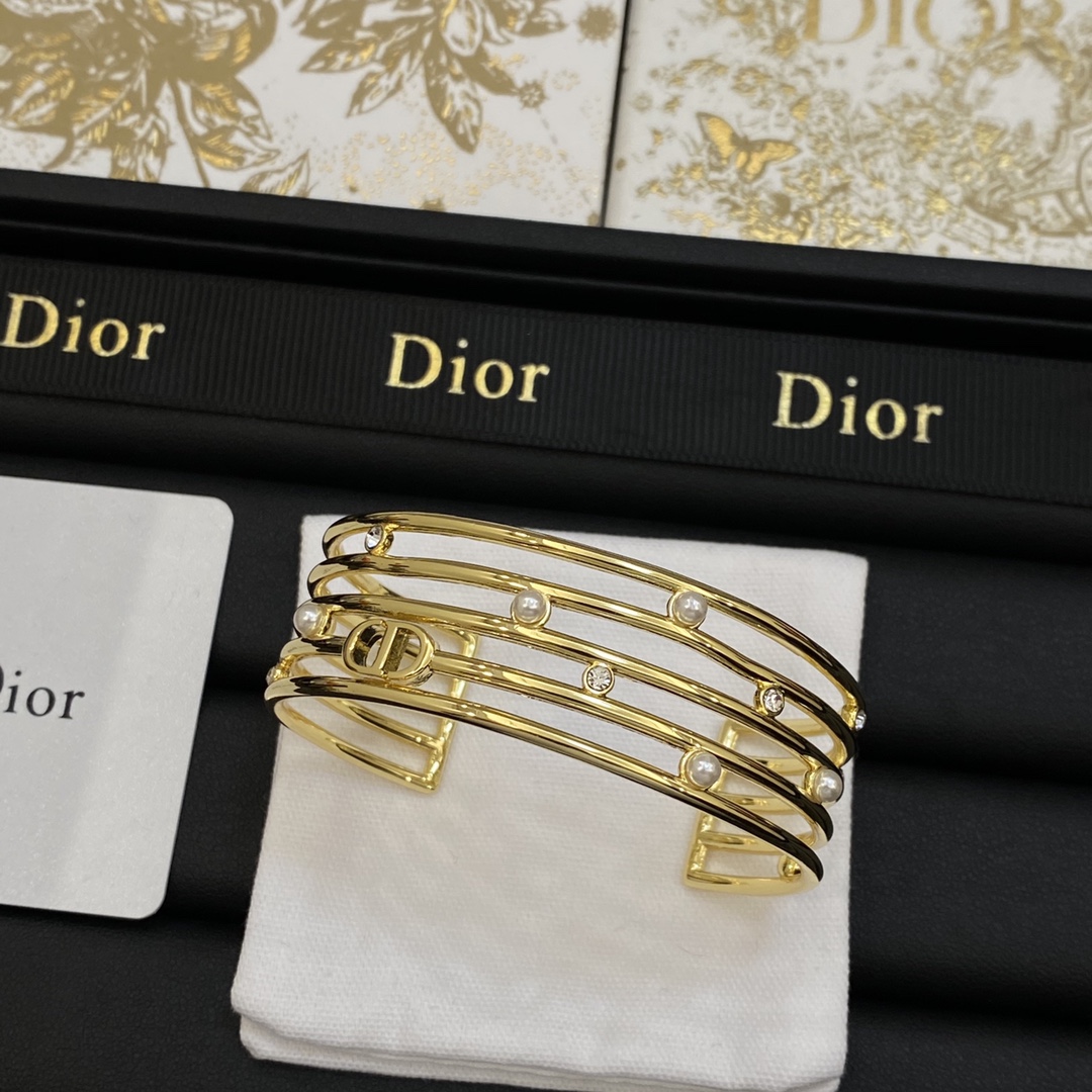 TOP Christian Dior Logo Open Bracelet with Pearls and Diamonds - Gold