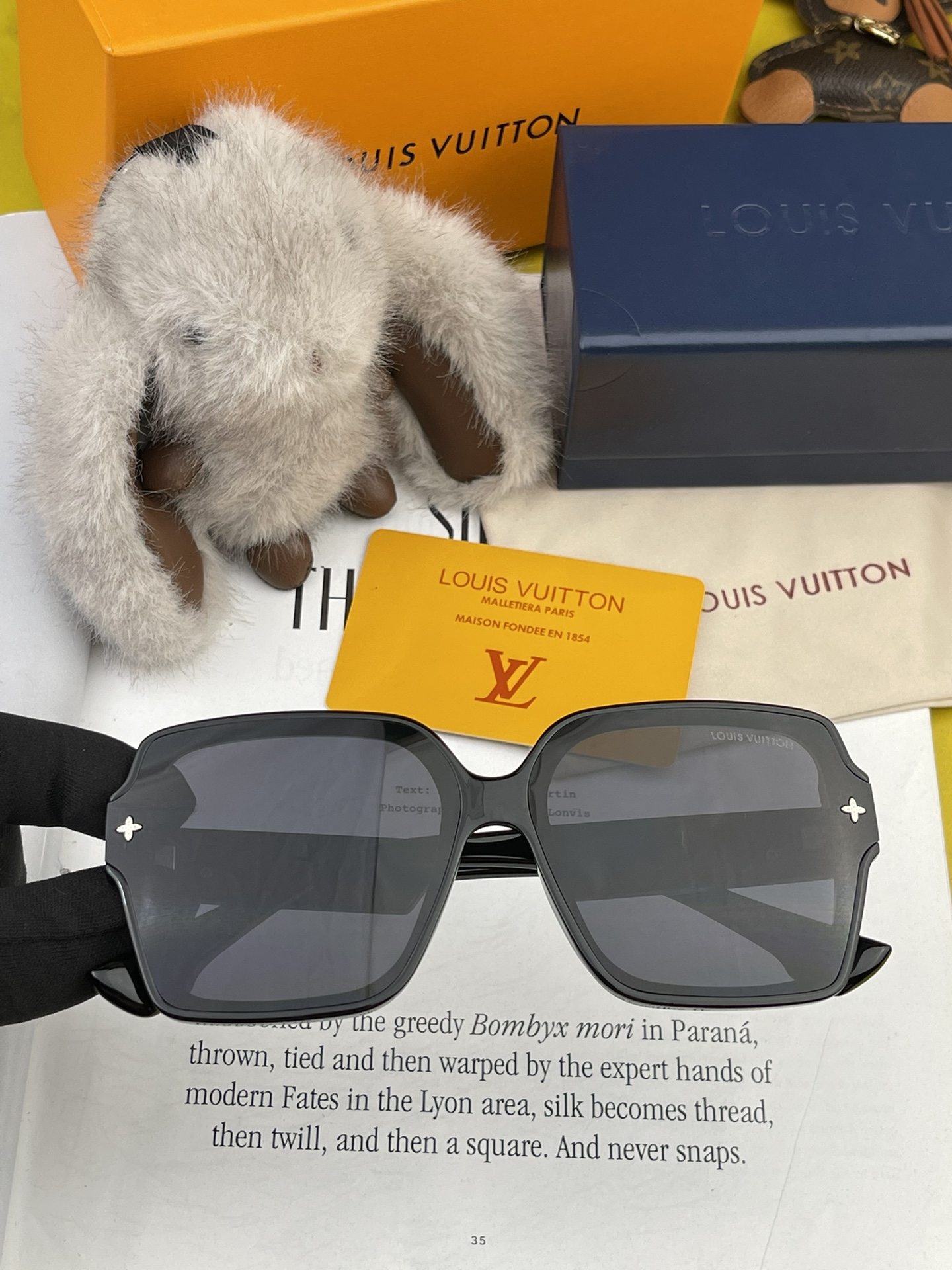 TOP Louis Vuitton LV Square-Rimmed Sunglasses - 3 Color