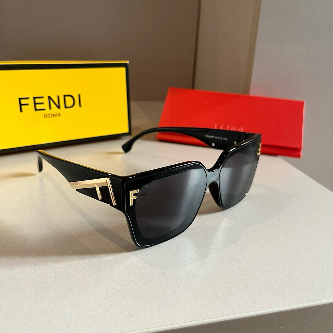 TOP FENDI Sunglasses - 4 Color