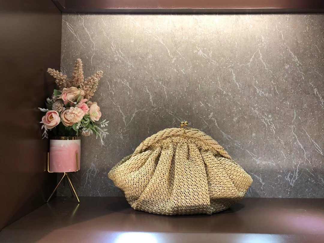 TOP FENDI Handwoven Cloud Bags Using Traditional Crochet Techniques 42×21×15cm - Beige