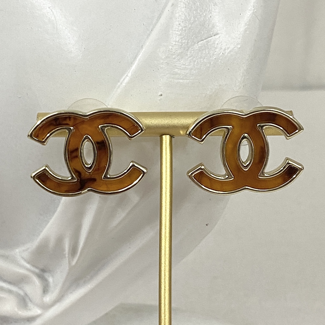 TOP CHANEL Dounble C Earrings