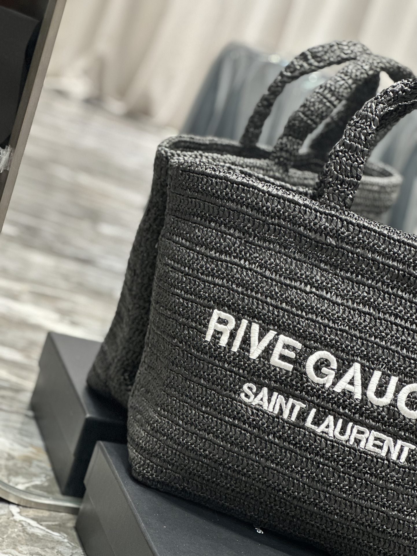 TOP Yves Saint Laurent YSL Rive Gauche Straw Tote Bag - Black