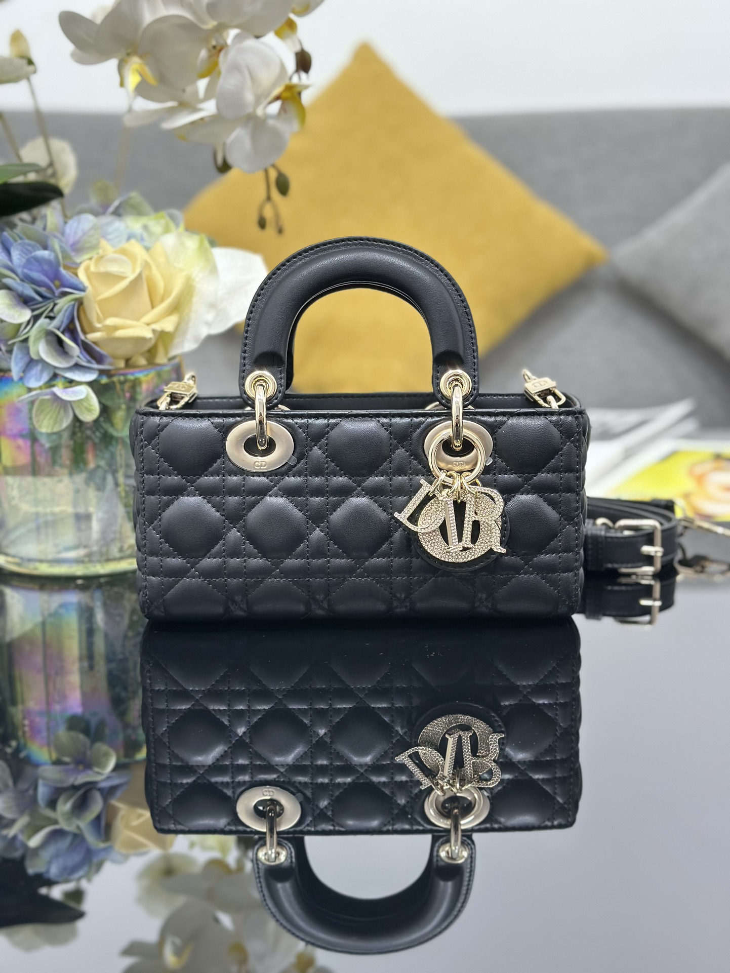 TOP Christian Dior Small Lambskin Diamond Buckle Lady D-Joy Bag 22 x 12 x 6 cm - 2 Colors