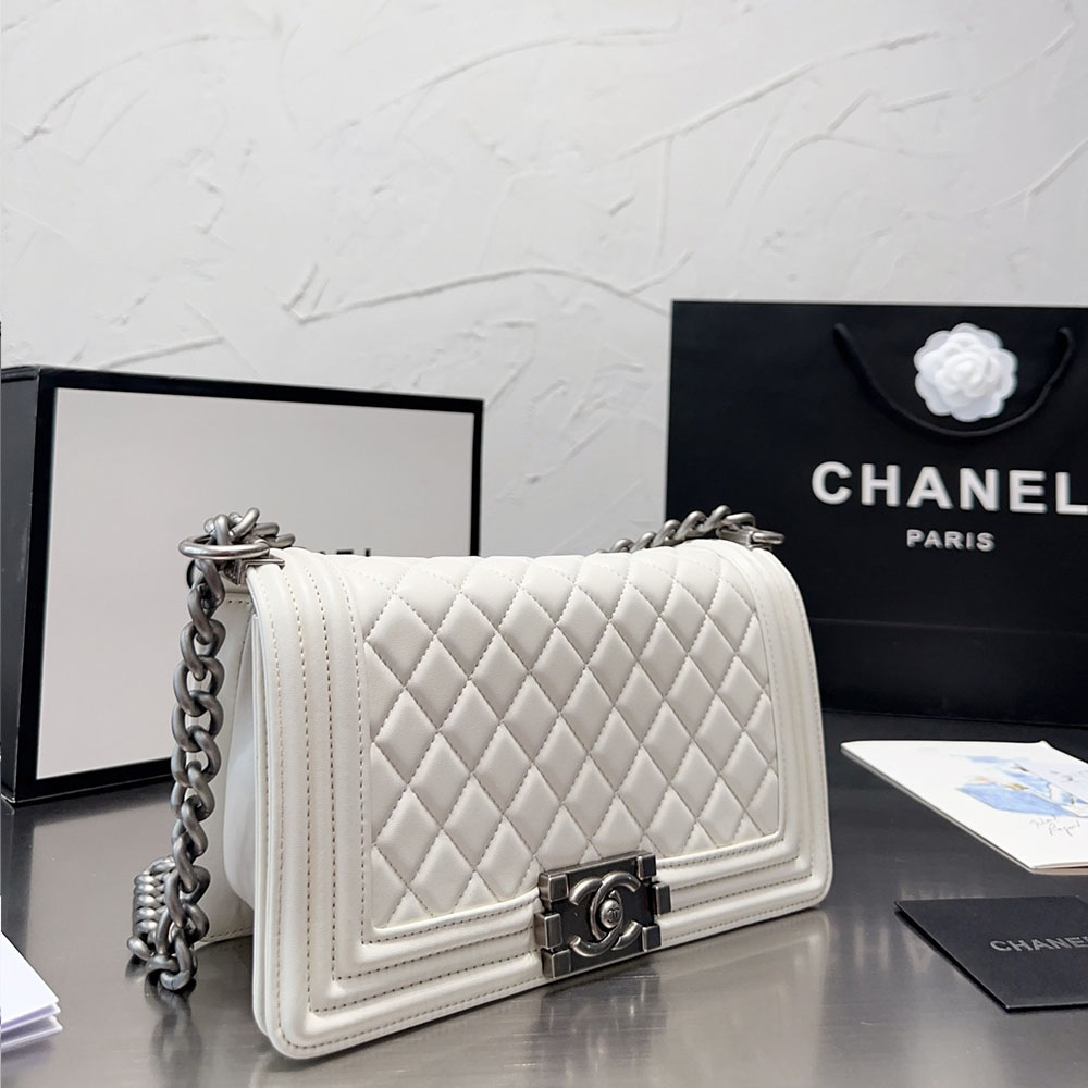 Chanel Large Boy Flap Bag (Replica)