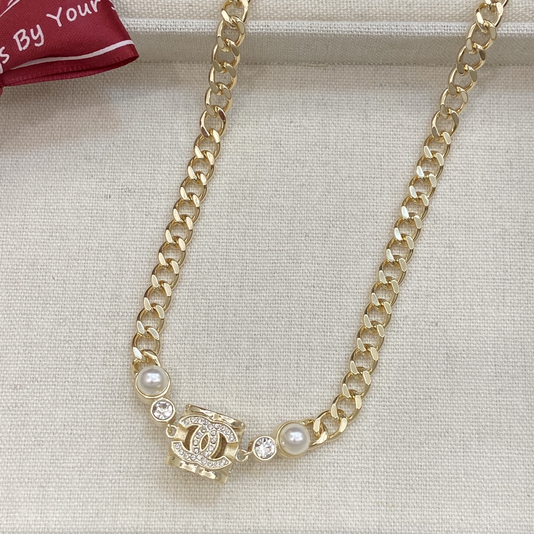 TOP CHANEL Necklace - Gold