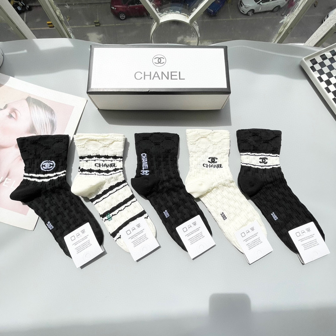 TOP CHANEL Socks - 5 Pieces as a Set