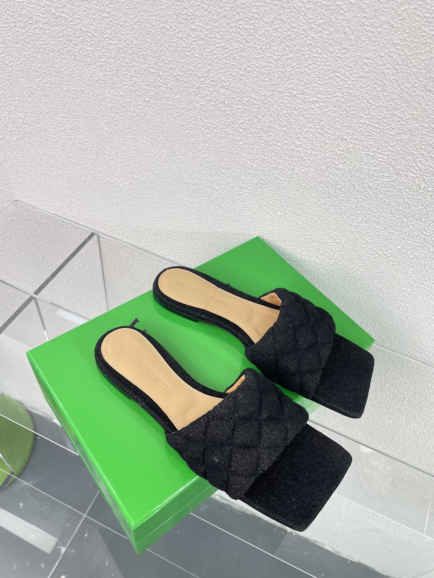 TOP Bottega Veneta BV  Use Metal Lambskin Slippers - 2 Colour