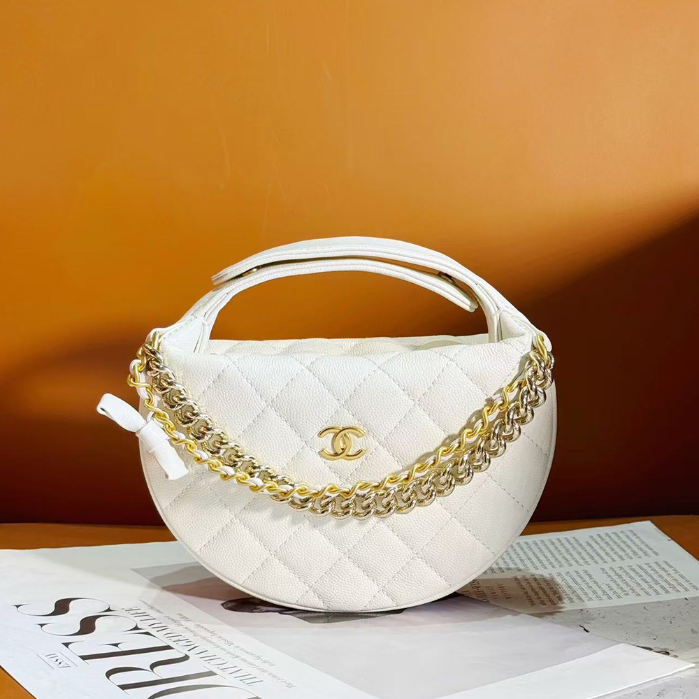 Chanel Calfskin Pouch on Gold Chain（Replica）