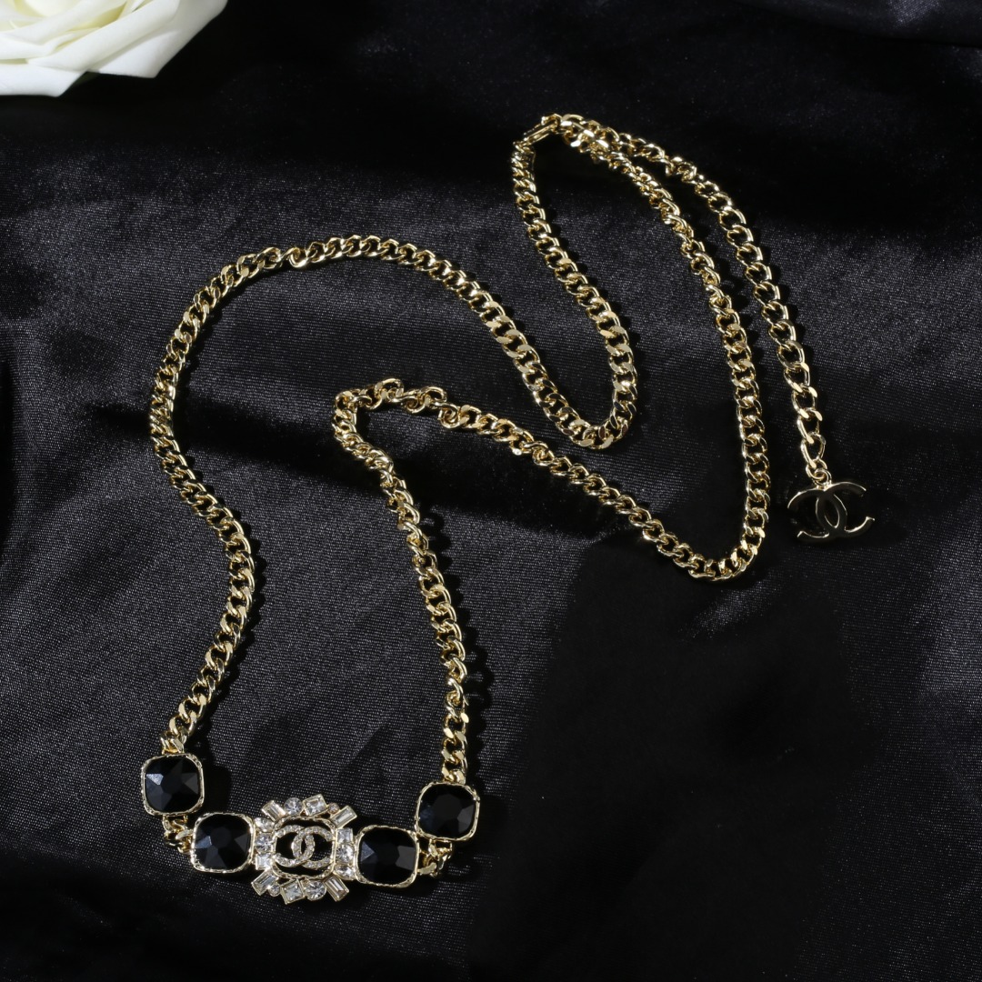 TOP CHANEL Crystal Rhinestone Waist Chain