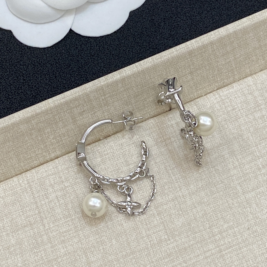 TOP Louis Vuitton LV Earrings - 3 Color