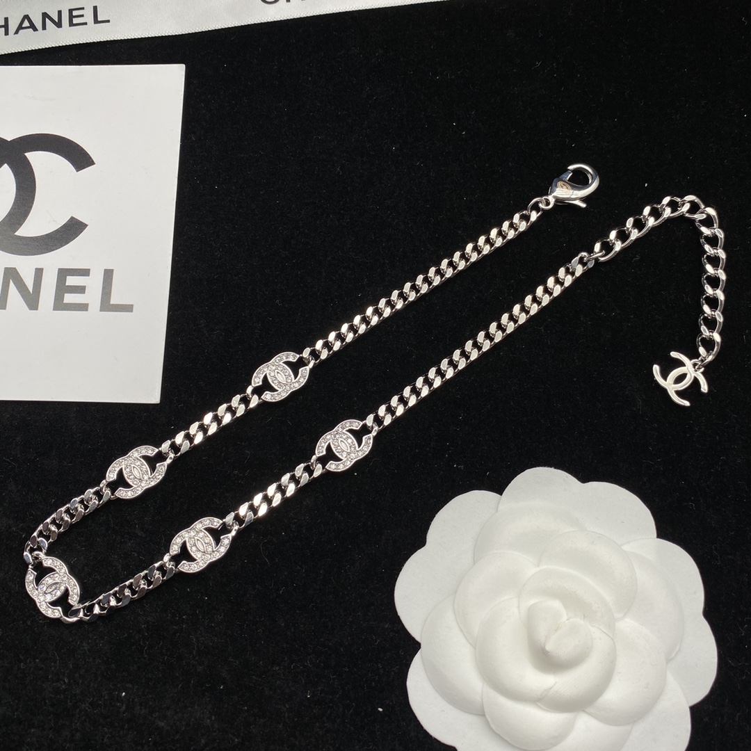 TOP CHANEL Silver Necklace Bracelet Set
