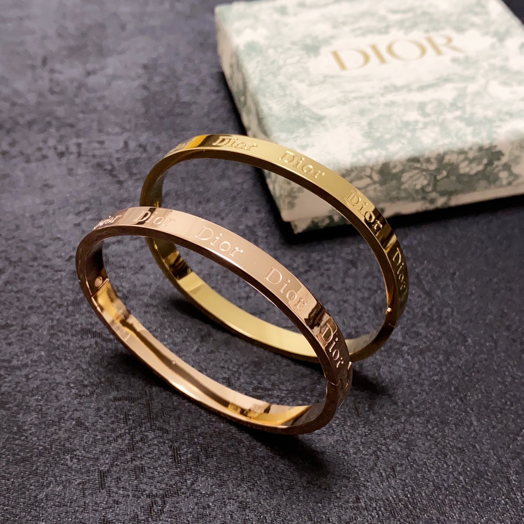 TOP Christian Dior Logo Bracelet - 2 Colors