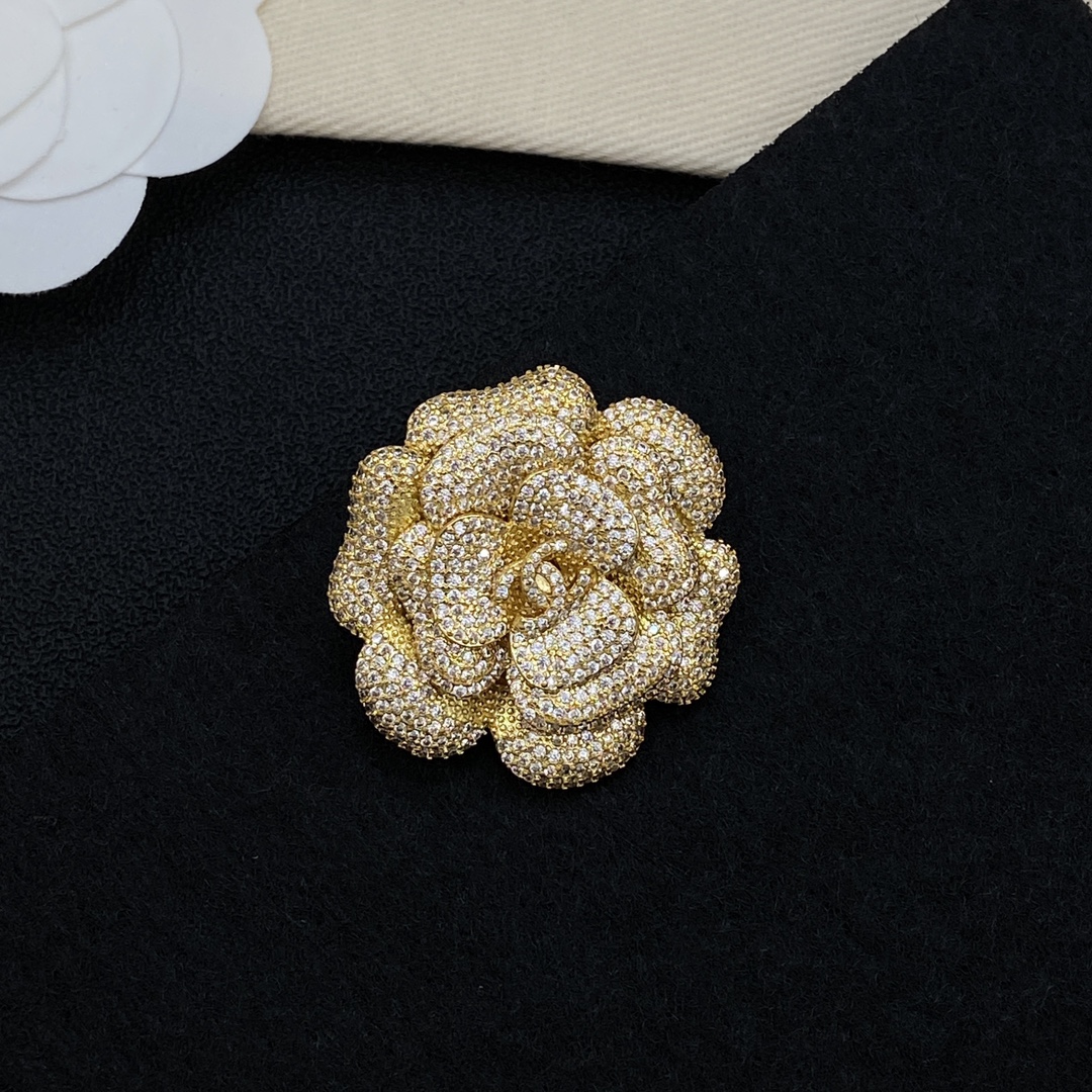 TOP CHANEL Brooch - Gold