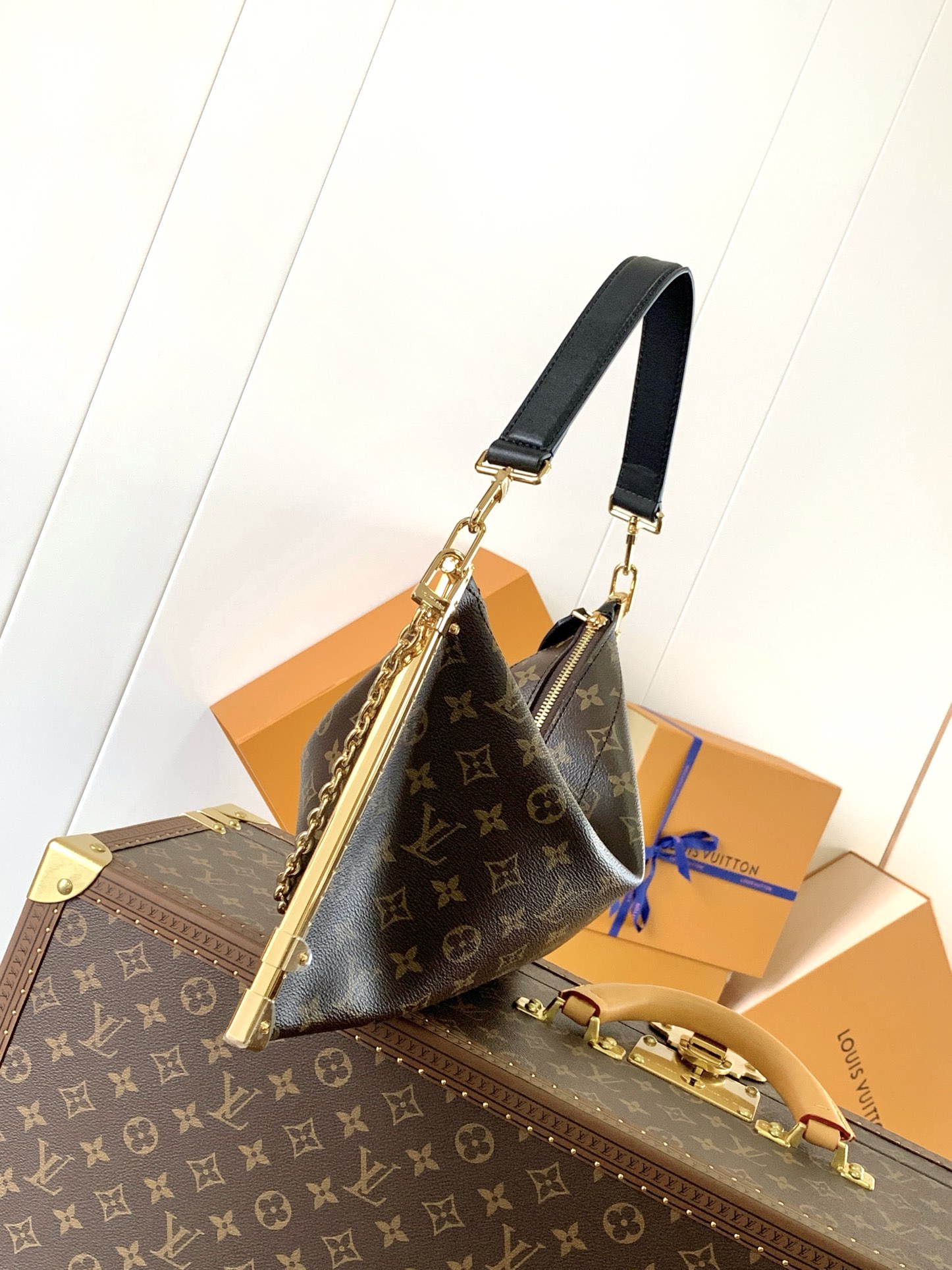TOP Louis Vuitton LV Lucky Trunk Bag Monogram 38x23x1cm - Brown