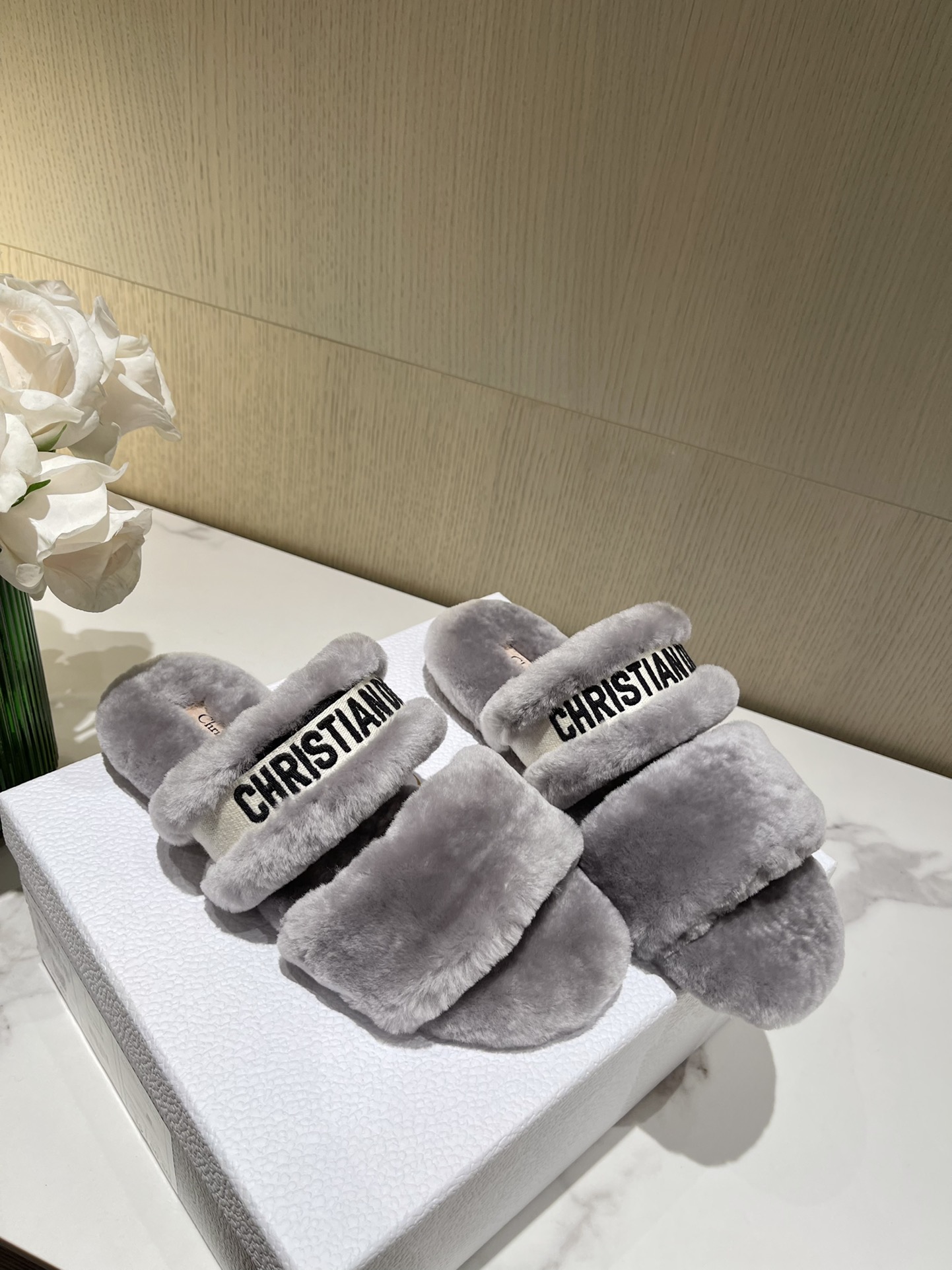 TOP Christian Dior Autumn And Winter Embroidered Flat Slippers - 4 Colour