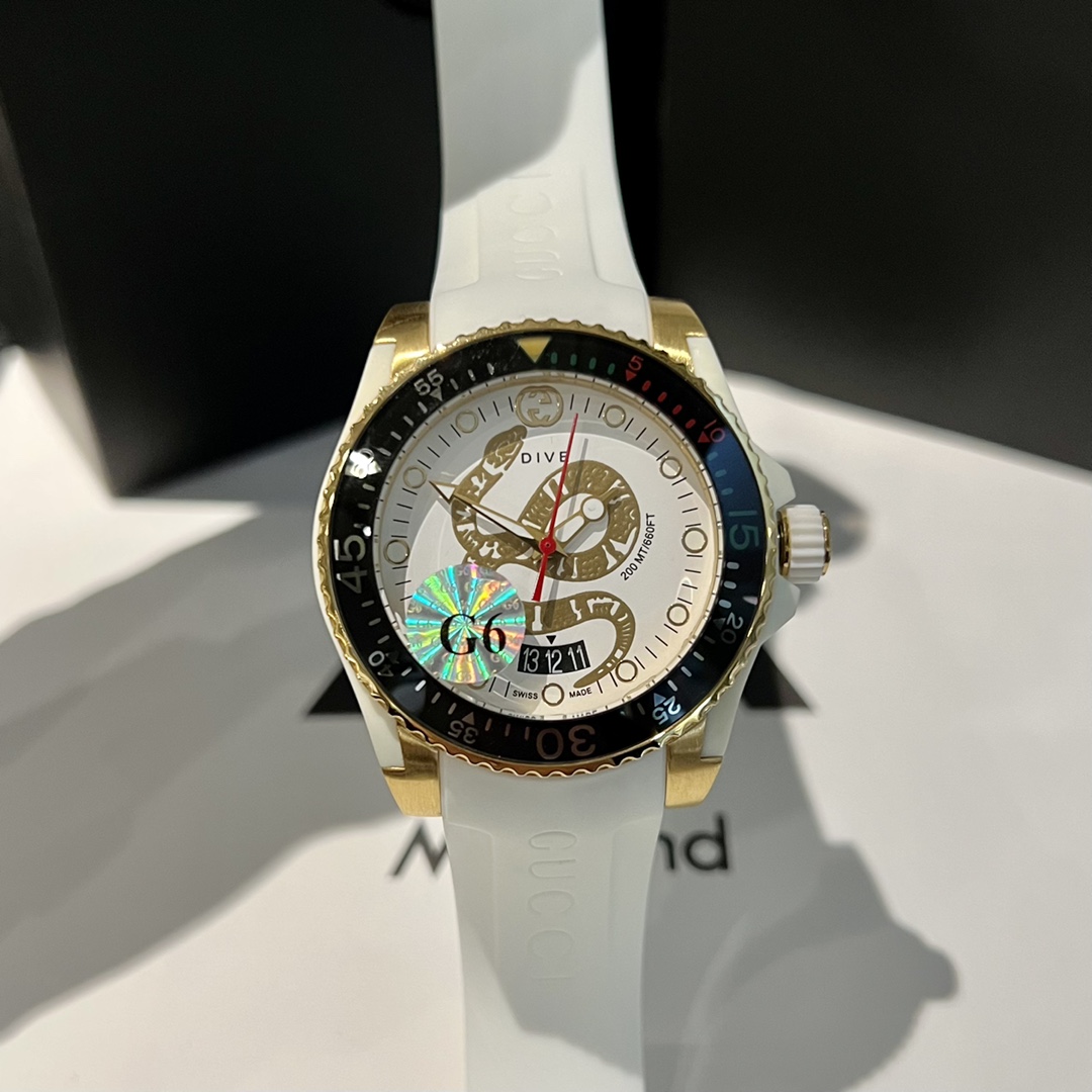 TOP GUCCI Watch with Snake Pattern 40mm - White