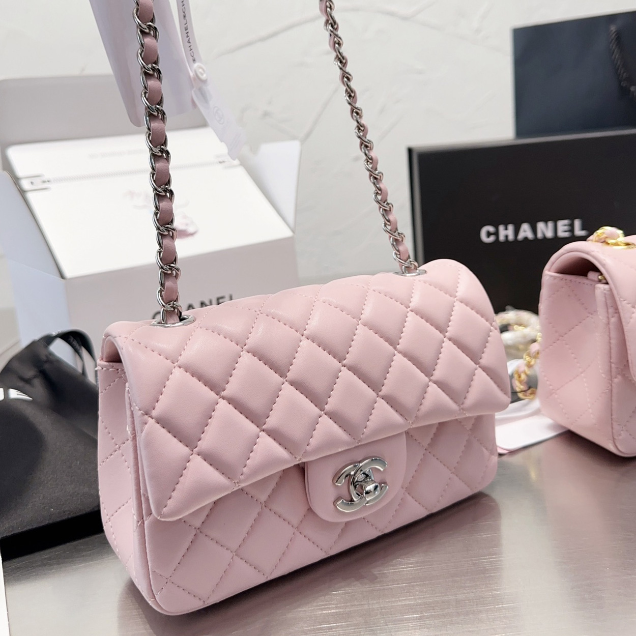 Chanel Classic Pink Flag Bag Small 20cm-   (Replica)