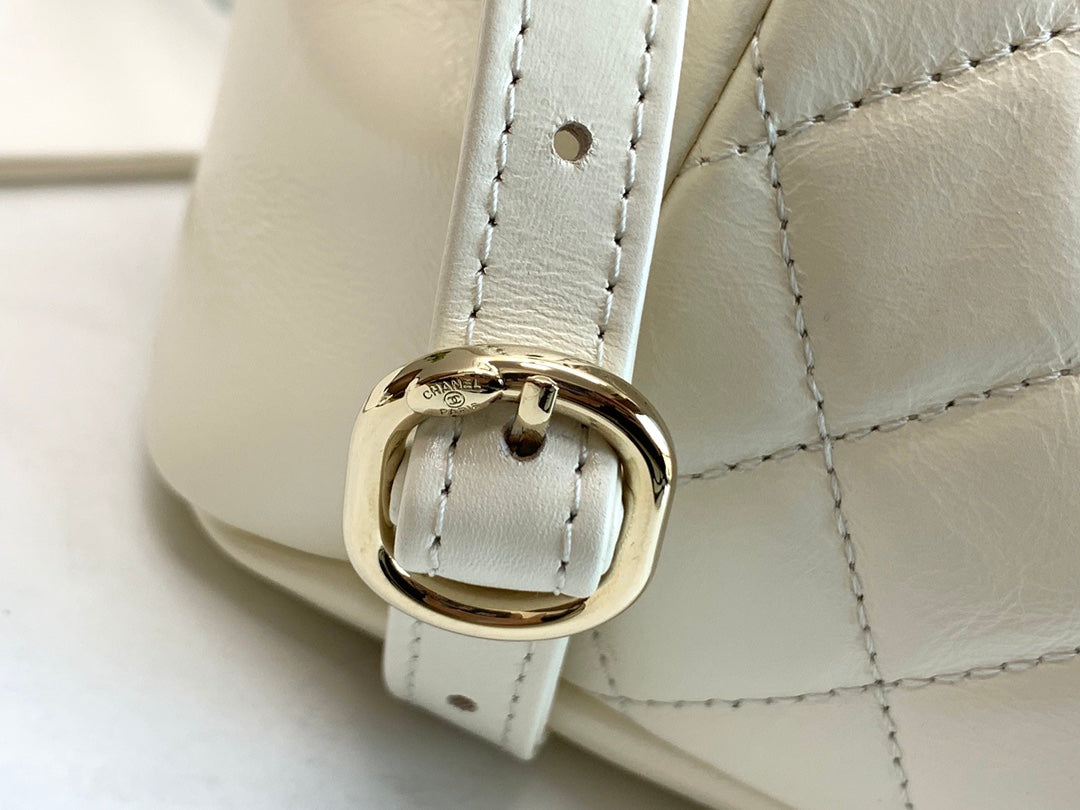 TOP CHANEL Duma Flap Backpack 18×18×12cm - Ivory