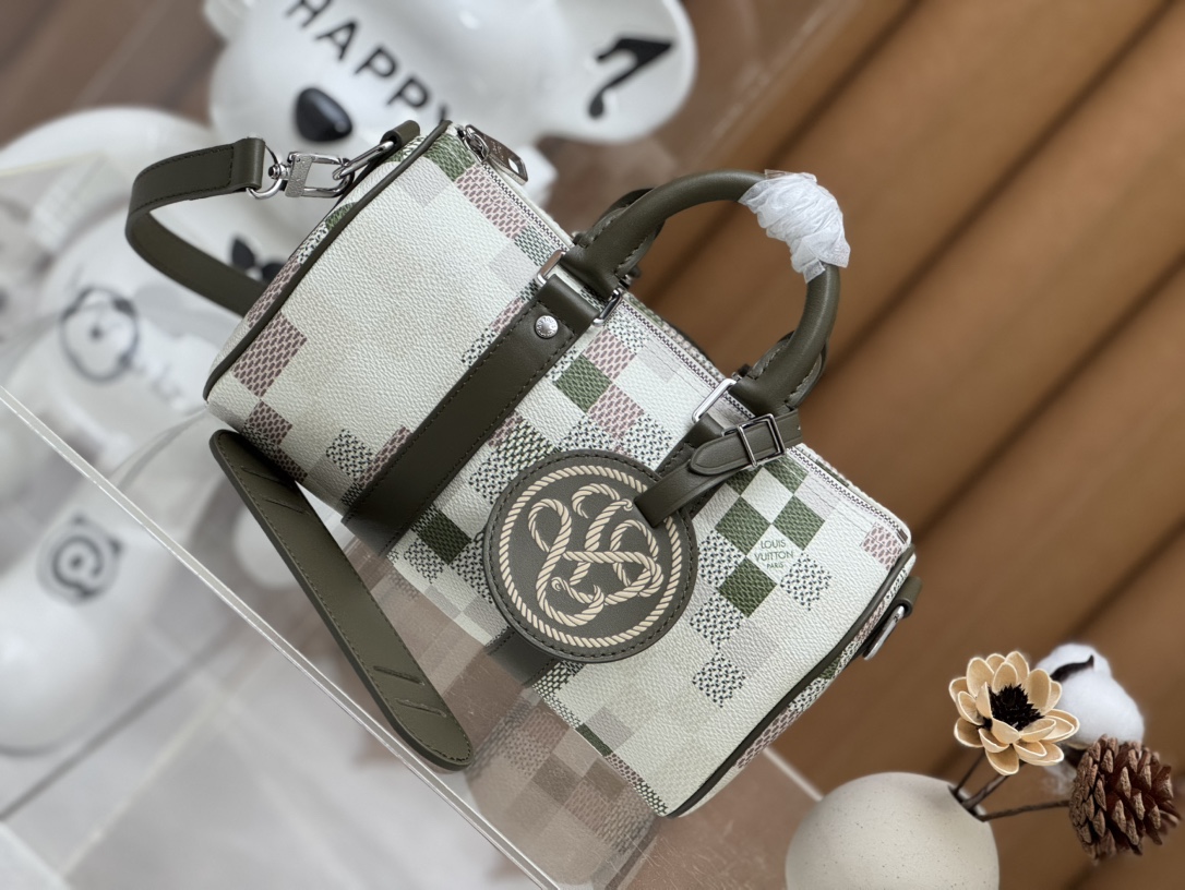TOP Louis Vuitton LV Keepall Bandoulière 25 Handbag 25 x 15 x 11cm - Green and Beige