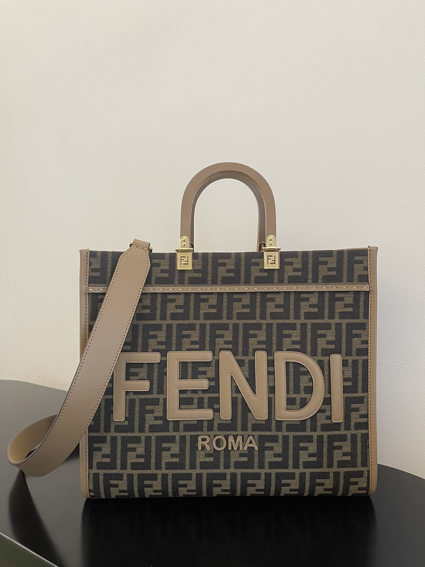 TOP FENDI Sunshine Tote Bag Medium 35x17x31cm - Brown
