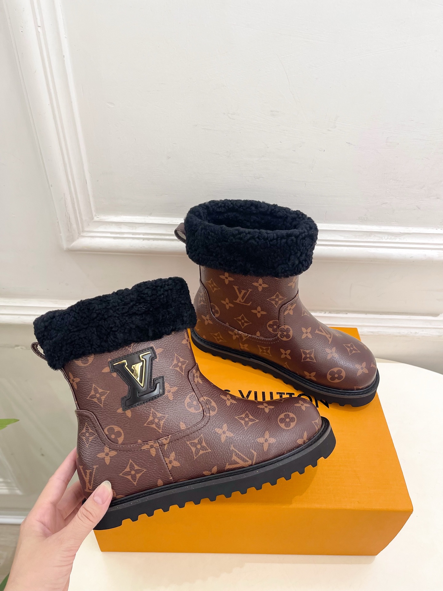 TOP Louis Vuitton LV Short Boots - Brown