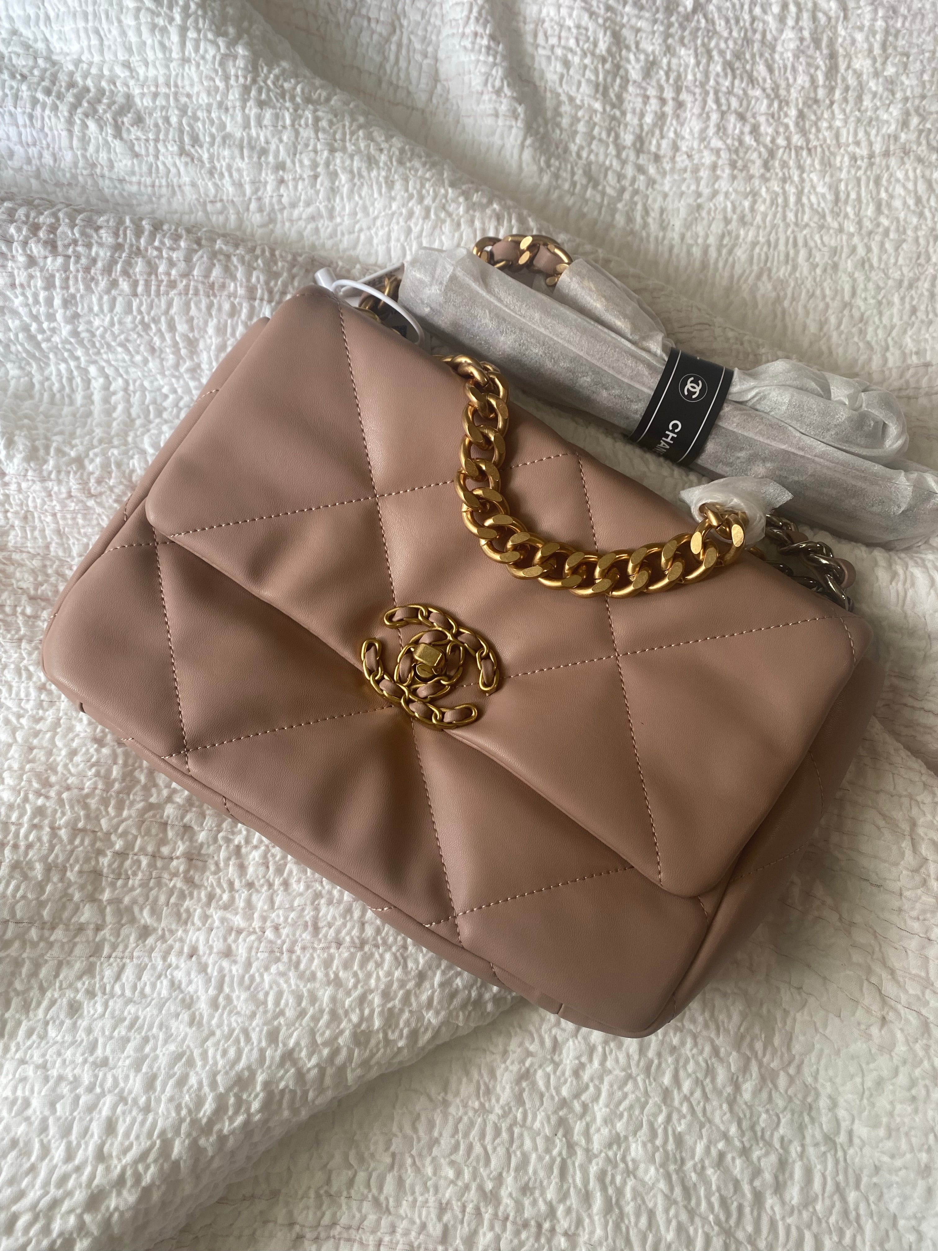 TOP CHANEL 19 Bag Small Lambskin 26cm - Light Pink