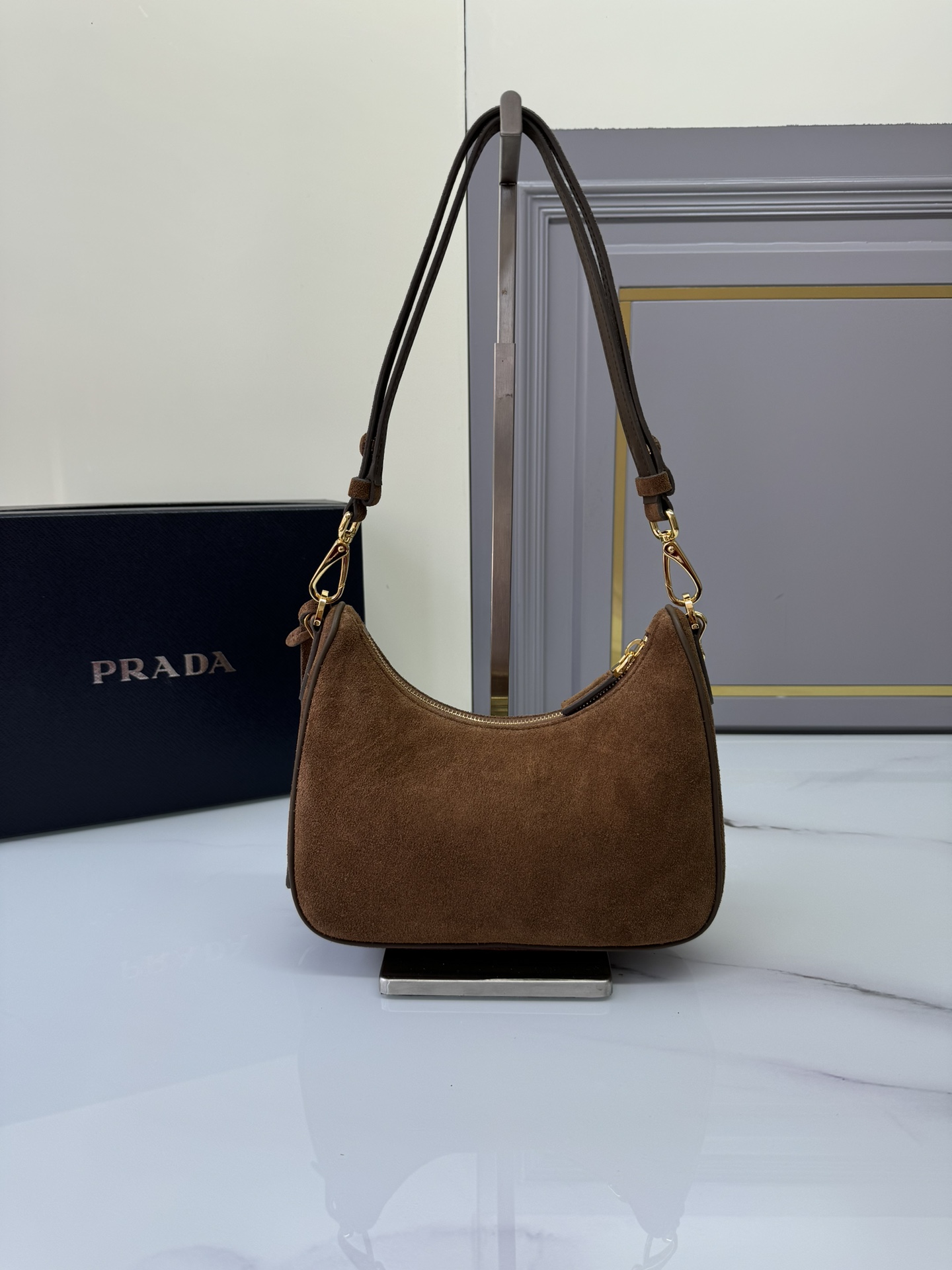 Top PRADA Messenger Bag Re-Edition 2000 Bags 22x18x6cm - Brown