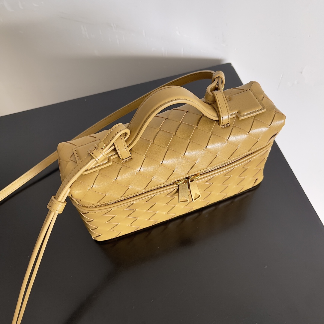 TOP Bottega Veneta Woven Zipper Crossbody Bag 22x12.5x5cm - Brown