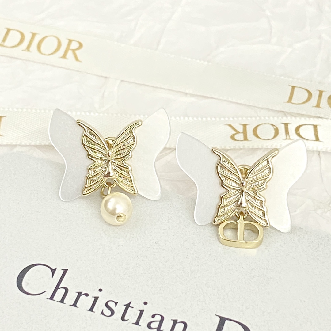 TOP Christian Dior Butterfly Pearl Earrings