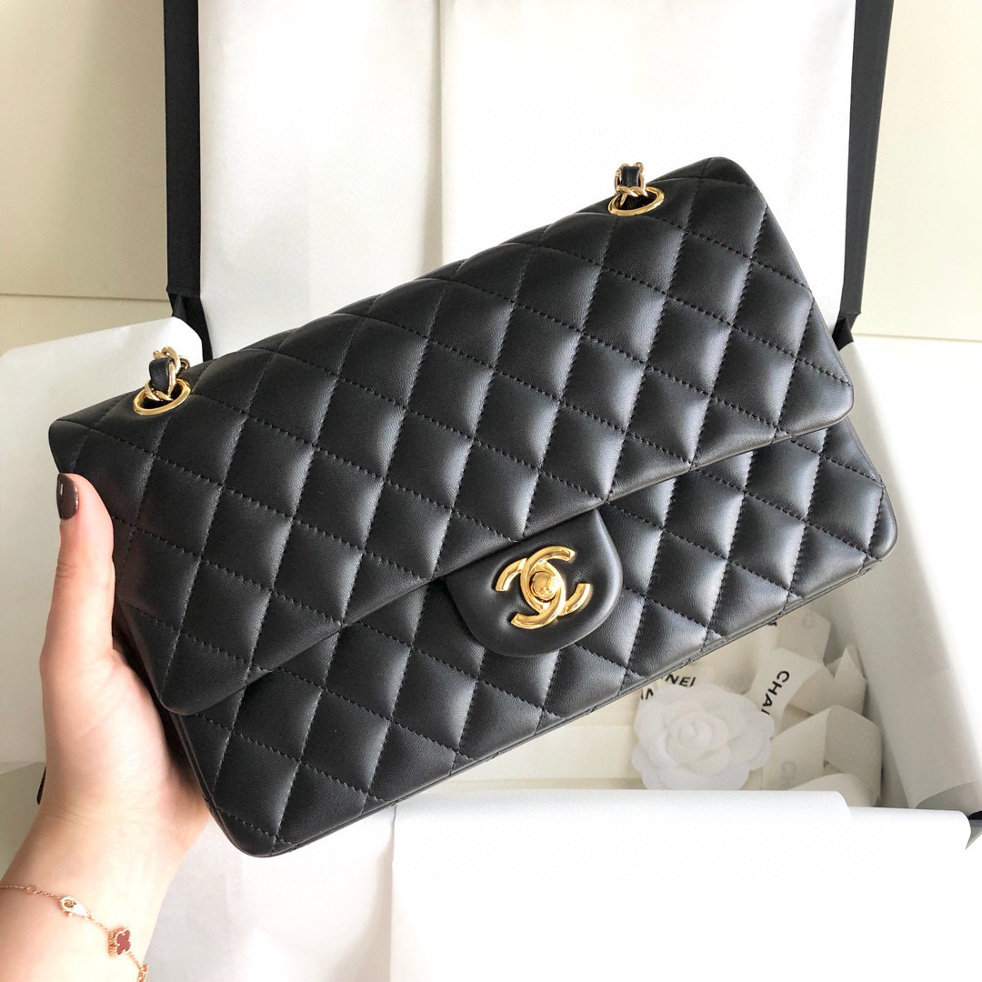 TOP CHANEL Classic Flap Bag Lambskin Medium 25.5cm – Black & GHW