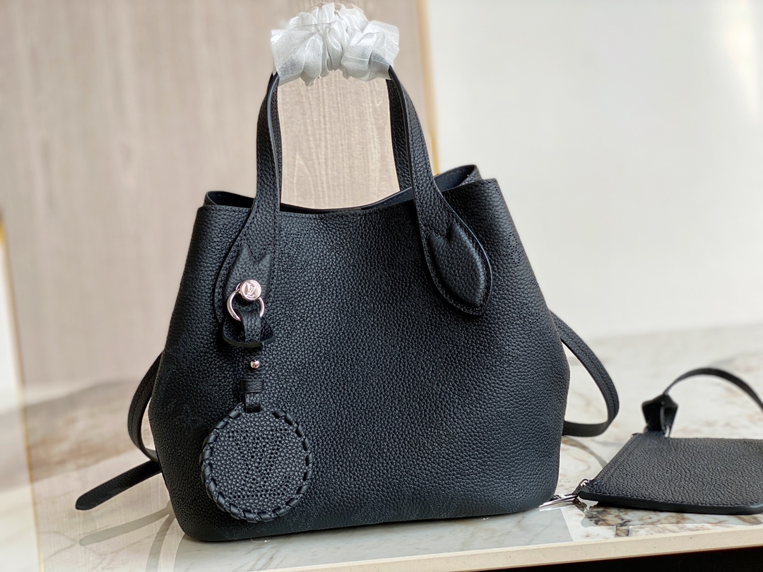 Louis Vuitton Blossom PM M21848