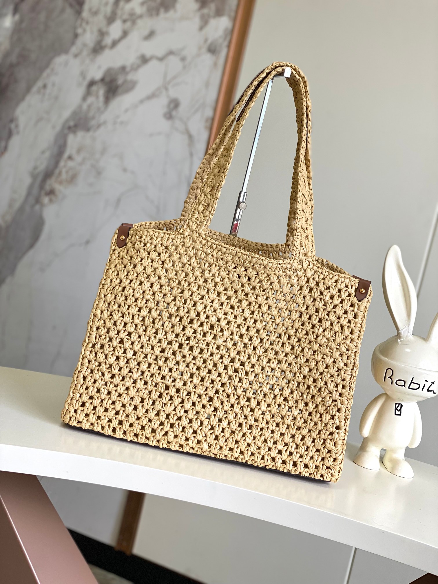 TOP Louis Vuitton LV On The Go MM Bag 37.5 × 30× 17cm- Beige