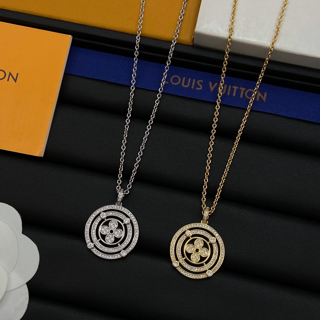 TOP Louis Vuitton LV Necklace - 2 Colors