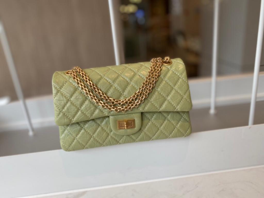 TOP CHANEL 2.55 Reissue Flap Bag Medium 24cm - Green & GHW